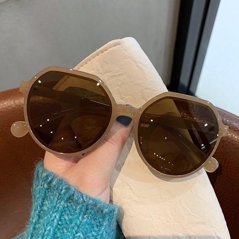 Vintage Women Sunglasses Round Frame Fashion Outdoor Beach Vacation Sunglasses Non Polarized Glasses