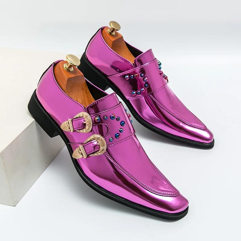 New Men Gold Red Pointed Trend PU Shoes with Rivet Buckle Decoration Loafers Nightclub Stylist Shoes Large Sizes 37-46