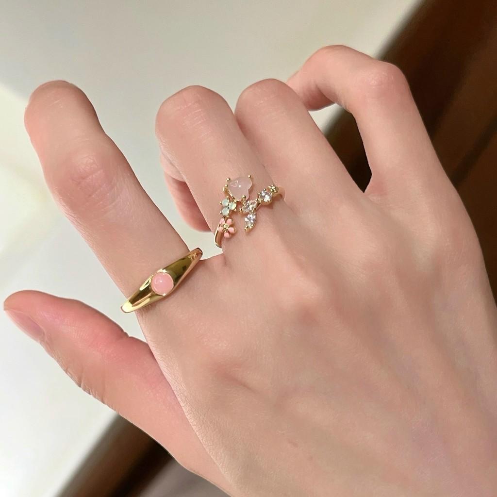 Trendy S925 Pure Silver Ring With Beautiful Pearl Floral Detailing For Women