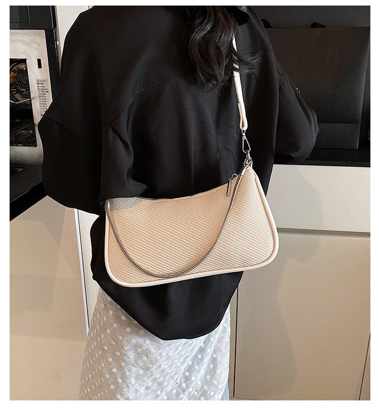 Super Fire Niche Bag Women's 2025 New Spring and Summer Popular Chain Messenger Bag High-end Fashion Shoulder Armpit Bag