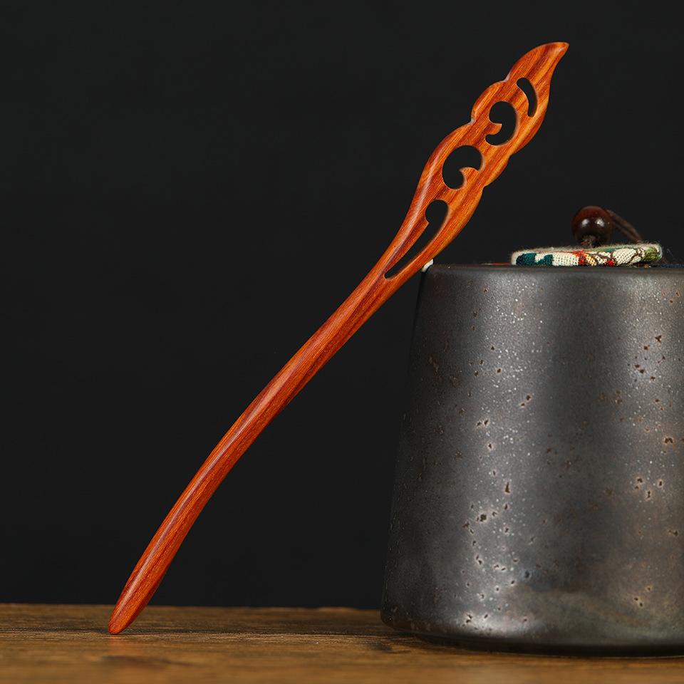 Заколка из красного сандалового дерева для прически-пучка: Элегантный древнекитайский стиль