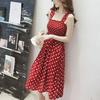 Летнее женское платье в горошек без рукавов с эластичным бюстом с квадратным вырезом трапециевидной формы с большим подолом плиссированное платье до середины икры для свиданий и покупок миди-платье