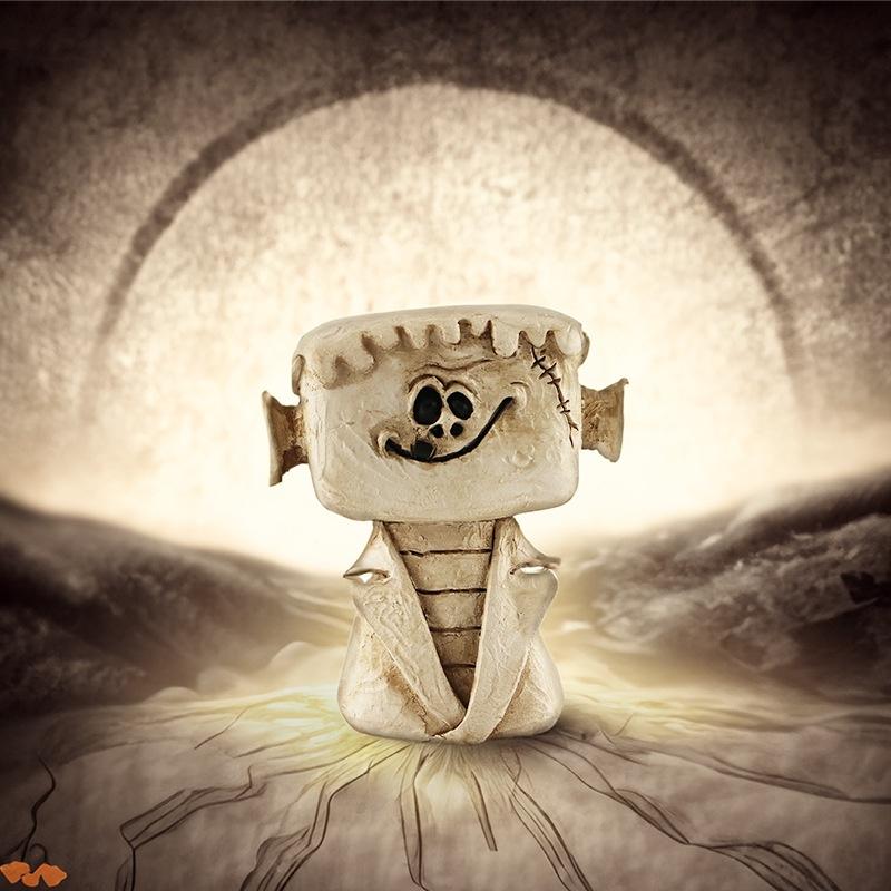 Resin Halloween Scene Decoration With Ghost Mummy Pumpkin Head Wind-up Girl Candle Cross European Style