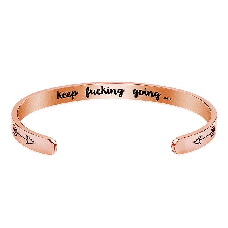 Быстро продаваемый браслет из титановой стали со стрелкой Keep Fucking Go, браслет из нержавеющей стали с надписью