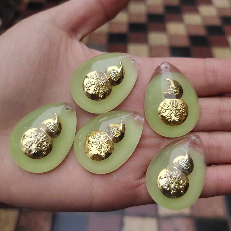 Светящаяся подвеска в виде капли воды с золотой статуей Будды Гуаньинь - невыцветающее ожерелье