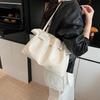 Large Capacity Bag Women's New Line Fashion Texture Shoulder Bag Casual Versatile Commuter Tote Bag