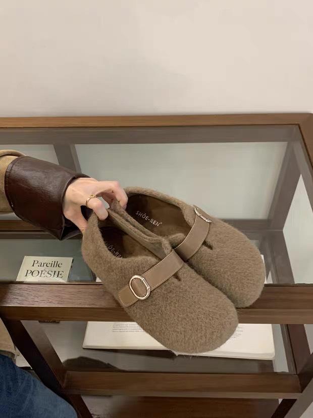 Белые туфли из овечьей шерсти в горошек для женской верхней одежды 2025 зима верхняя одежда новые бархатные туфли Мэри Джейн на плоской подошве из хлопка