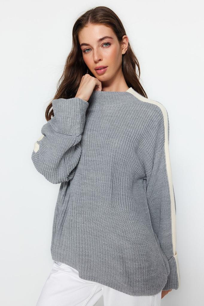 Женский модный стильный свитер, черный сложенный трикотаж с широкими рукавами