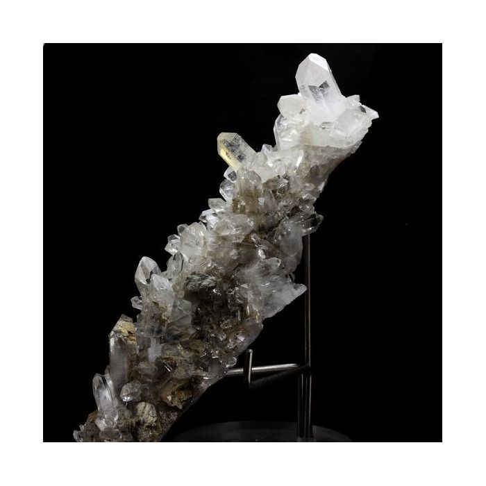 Pierres et Minéraux. Quartz à inclusions de Schiste. 247.1 ct. Saint-Sorlin-d'Arves, Maurienne, Savoie, France.