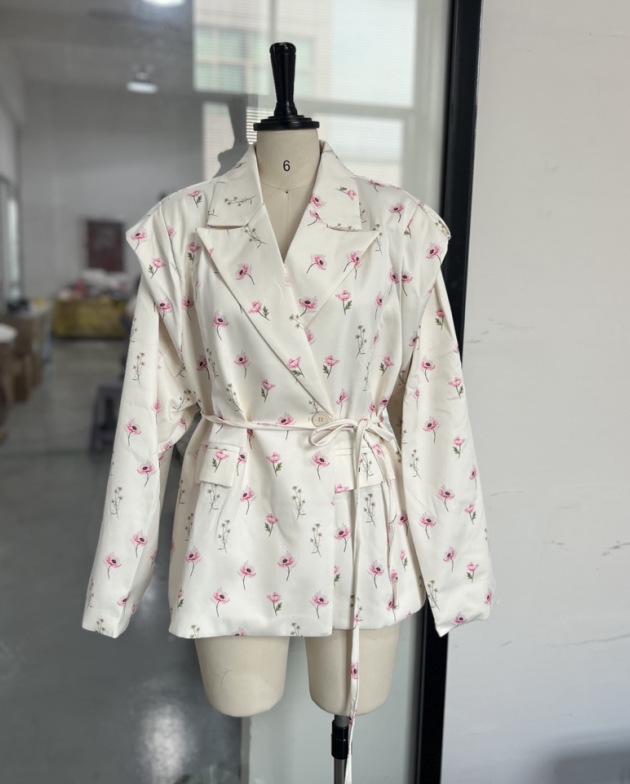 Женский блейзер 2025 года в корейском стиле с поясом и подплечниками для весны/осени