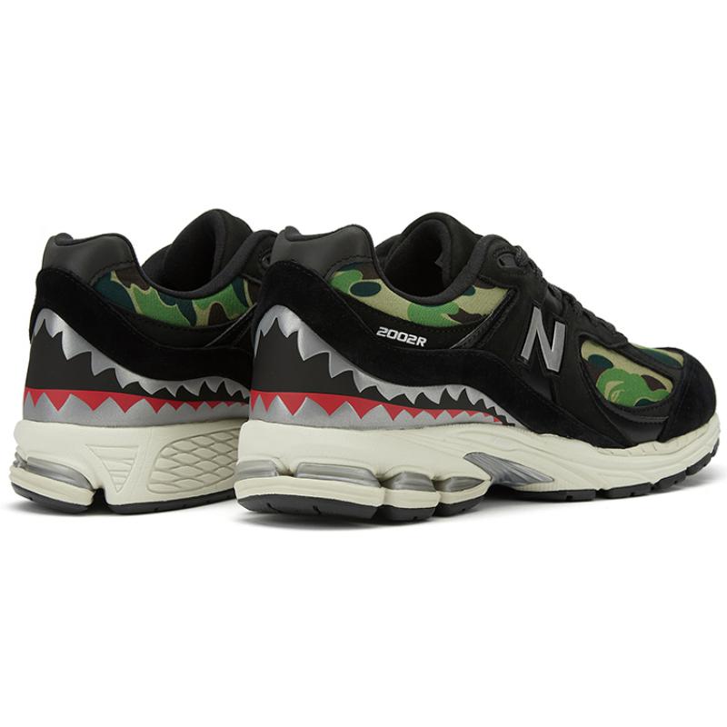 New Balance Кроссовки Bape X 2002R 'Apes Together Strong Black Camo' M2002RBF