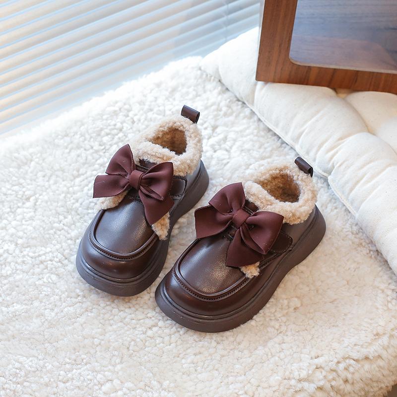 Детская хлопковая обувь Модная обувь-мокасины для девочек для школы Зимняя детская обувь принцессы для выступлений из кожи на толстой подошве