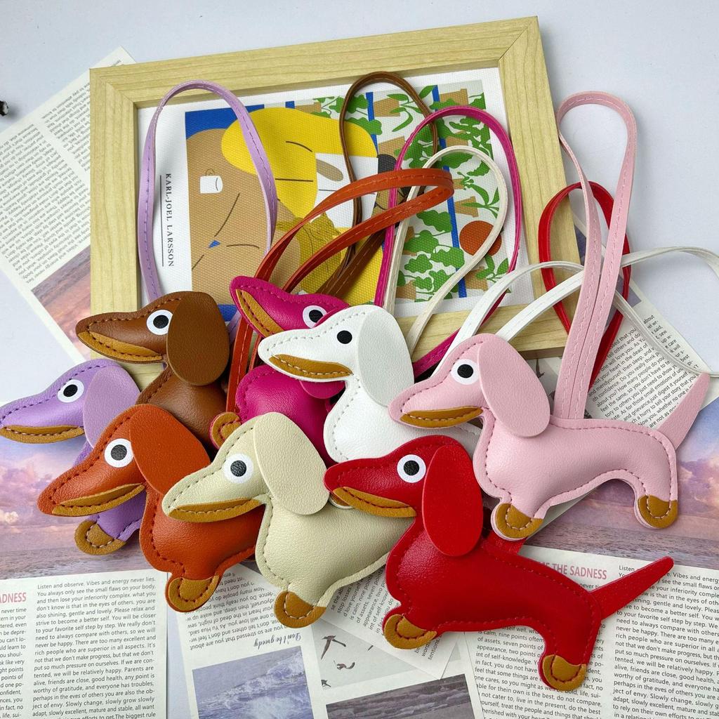 Dachshund Puppy Keychain: Cute Dog Pendant for Bags & Cars - Perfect Creative Gift