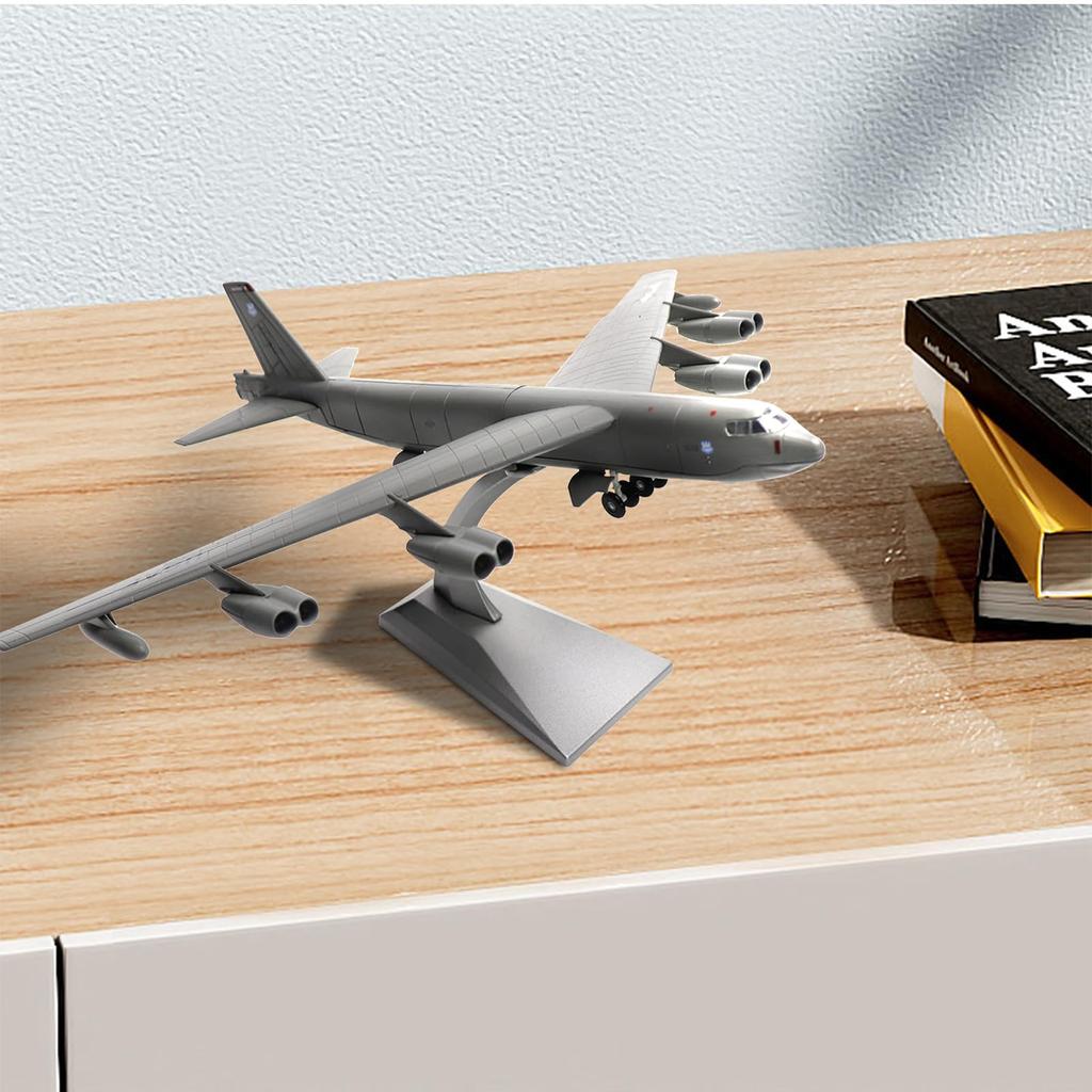 NUOTIE Stratofortress Металлическая модель Готовый продукт Дальний дозвуковой реактивный стратегический бомбардировщик Литой военный самолет Модель Выставочная модель