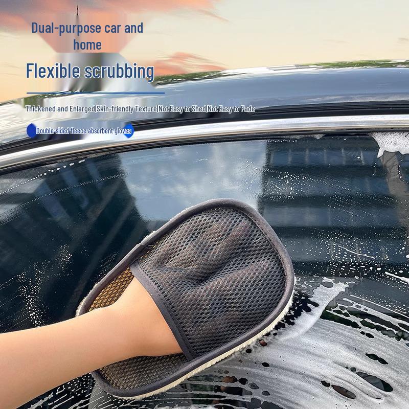 Plush Wool Car Wash Mitts - Gentle on Paint, Bear Paw Design for Waxing and Wiping.