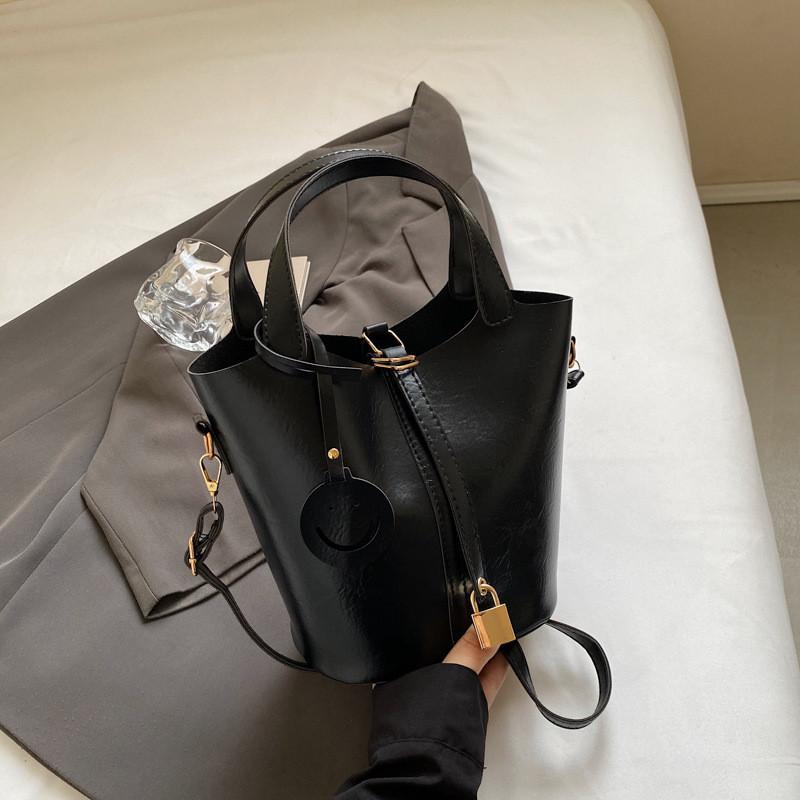Chic Retro Style Women's Bucket Bag For Fall Casual Crossbody Fashion Accessory