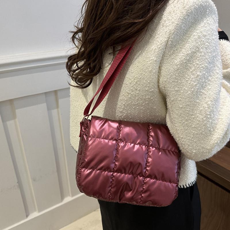 Yogodlns Women Elegant Quilted Shoulder Bags Cloud Pleated Bubbles Crossbody Bag Fashion Simple Solid Color Commute Shopping Bags