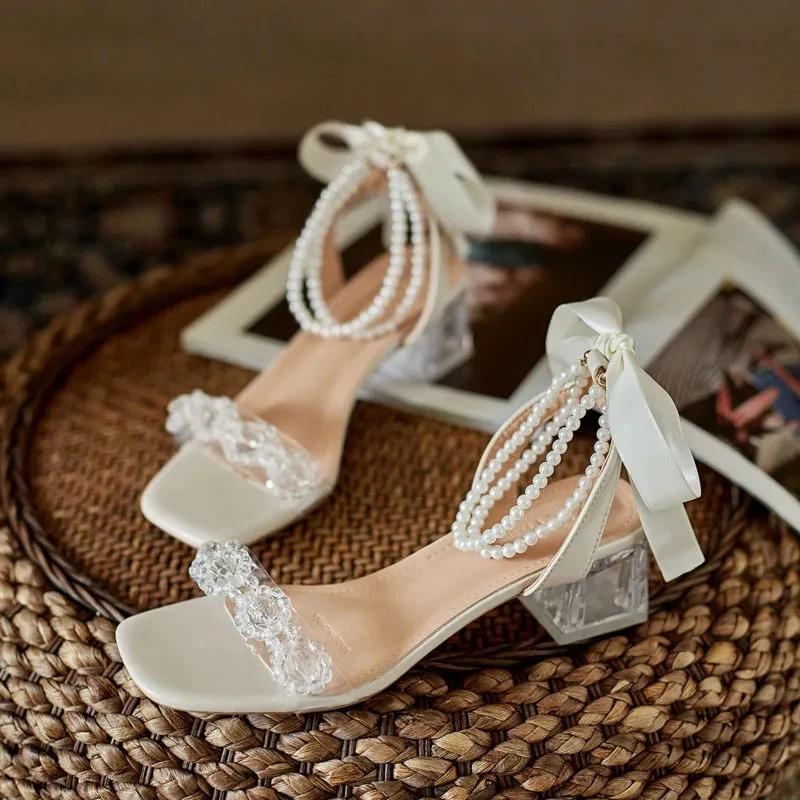 Сексуальные босоножки на каблуке с кристаллами, женские летние новые квадратные босоножки с жемчужным бантом и прозрачным толстым каблуком для женщин Sapatos Feminino