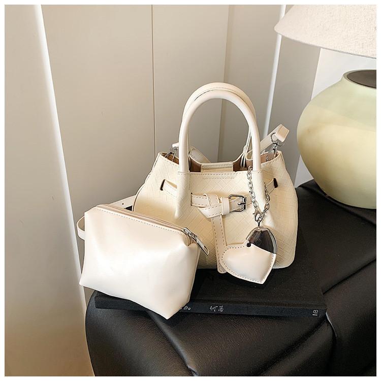 IELGY Summer Messenger Bag Korean Version Portable Pleated Bucket Bag