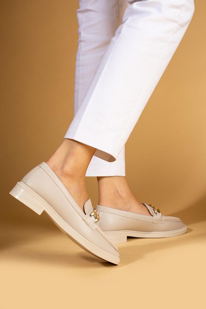 Женские лоферы на удобной подошве с цепочкой 001-5000-24