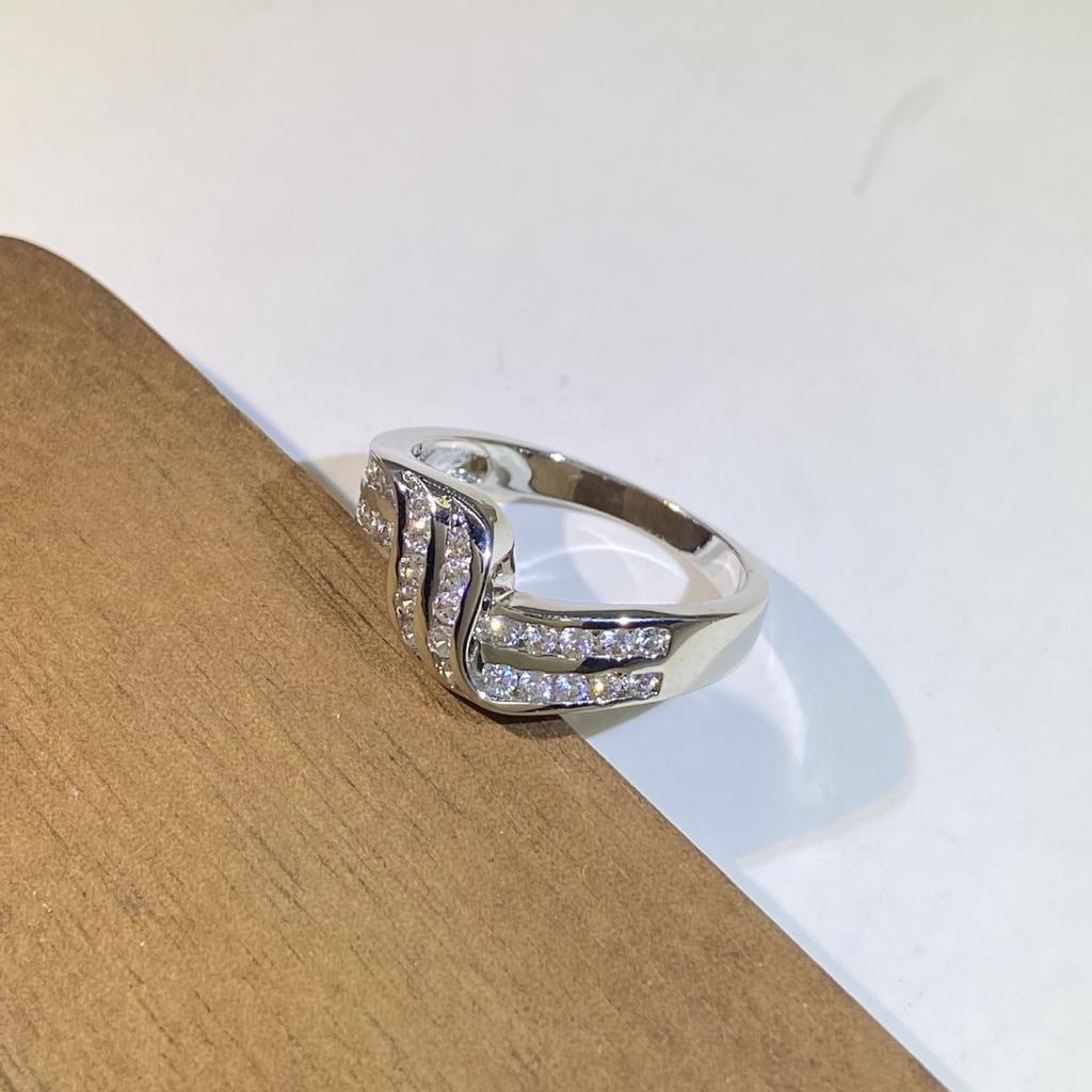 Европейские и американские геометрические кольца, молодежные кольца из розового золота с вакуумным покрытием, модные цветные кольца для хранения