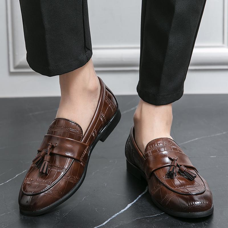 Мода Роскошный Дизайнер Британия Кисточки Платье Кожаная Обувь Для Мужчин Повседневная На Каждый День Все Подходит Классические Лоферы Свадебная Формальная Обувь