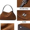 Коричневая женская сумка через плечо из коровьей кожи с замшевой отделкой – Минималистичная, легкая и элегантная