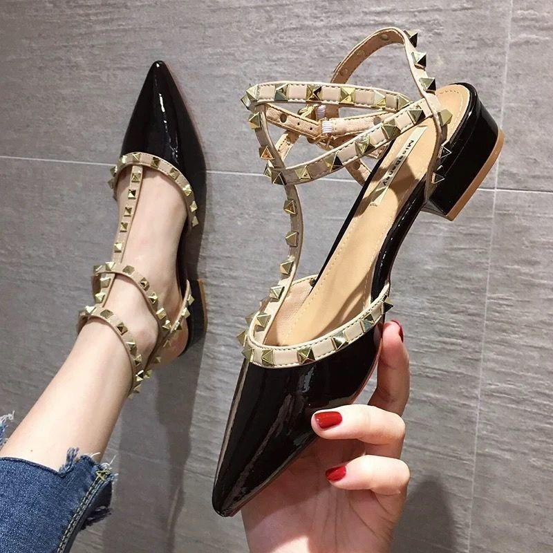Заклепки остроконечные свадебные туфли женские пряжки Т-образный ремешок высокие каблуки женские босоножки римские туфли-лодочки лакированная кожа одинарные заклепки