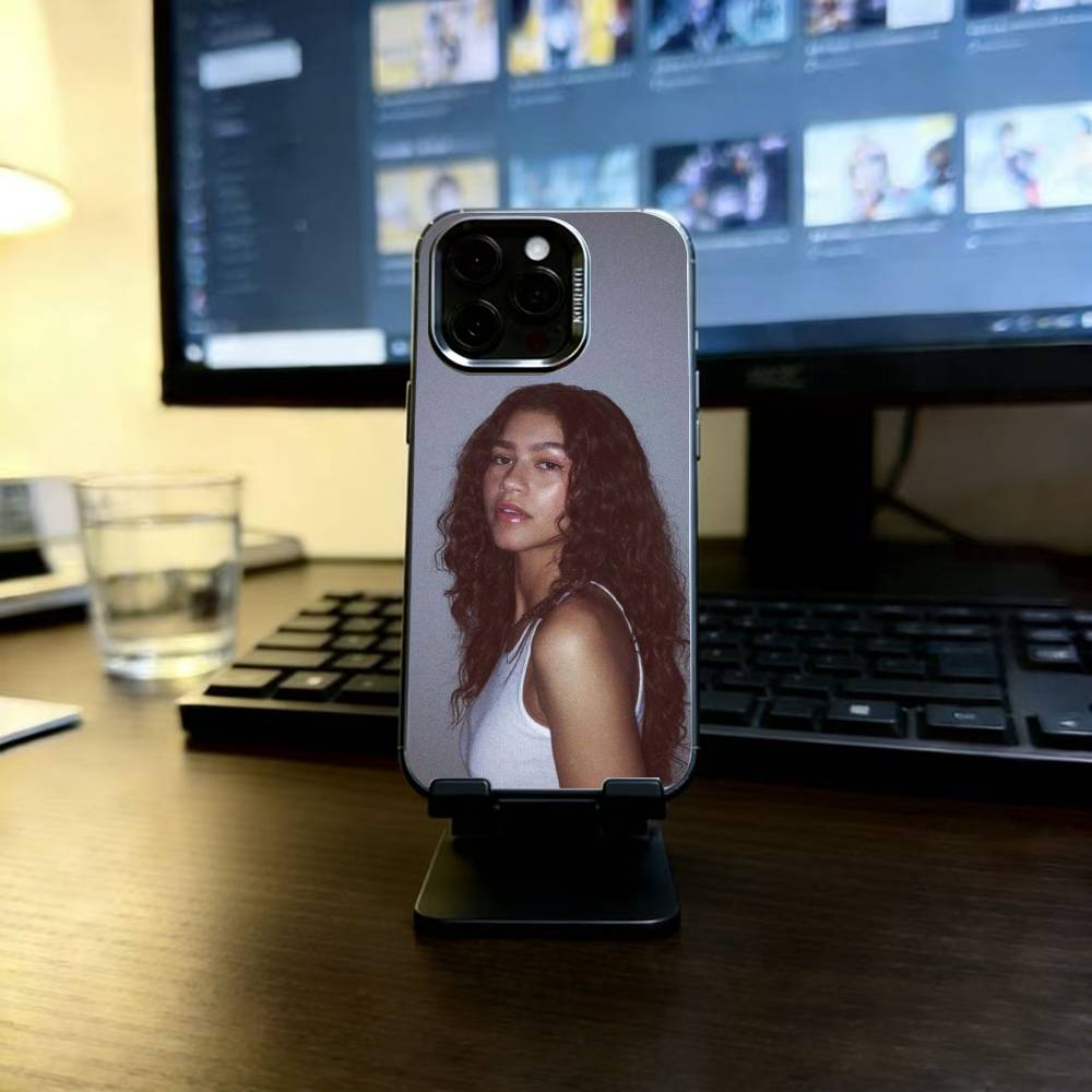 Чехол для телефона Zendaya для iPhone 17,16,15,14,13,12,11 Plus,Pro Max,XS,Разноцветный Серебристый Черный Чехол