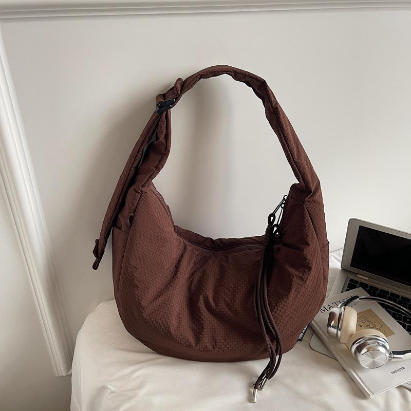 Niche Japanese simple dumpling bag trendy fashion pleated shoulder armpit bag 2025 new large-capacity messenger bag