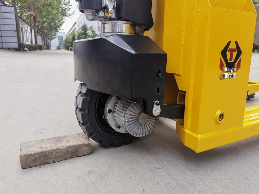 Tianyu Lishi 3-Ton Off-Road Electric Forklift with Large Wheels for Pallet and Brick Hauling