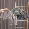 Осень и Зима Новая Детская Одежда Легкая Домашняя Одежда Уличный Комплект из Двух Предметов для Мальчиков, Уютный Зимний Наряд для Малышей