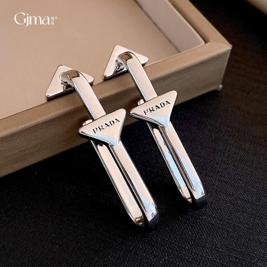 Посеребренные серьги-гвоздики в форме буквы U, треугольные серьги, серьги для создания образа, нишевый дизайн.