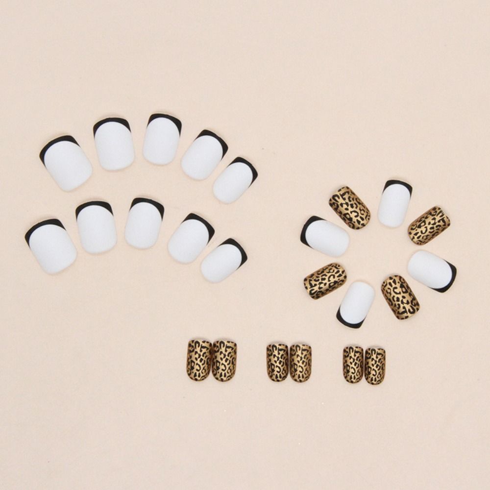 Французские накладные ногти Короткие круглые кончики ногтей Модные накладные ногти для своими руками