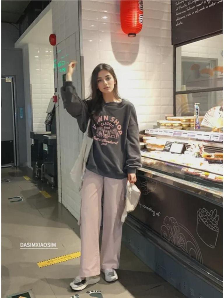 Винтажный женский свитер с длинными рукавами и круглым вырезом — мягкий повседневный топ для осени и зимы.