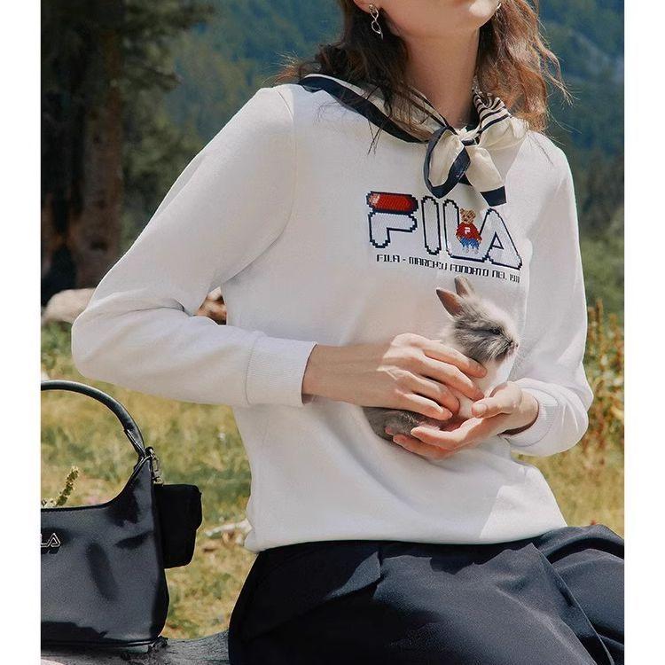 Fila Логотип Классический флисовый пуловер с круглым вырезом Винтажная толстовка Женская толстовка Белая F51W248290FWT