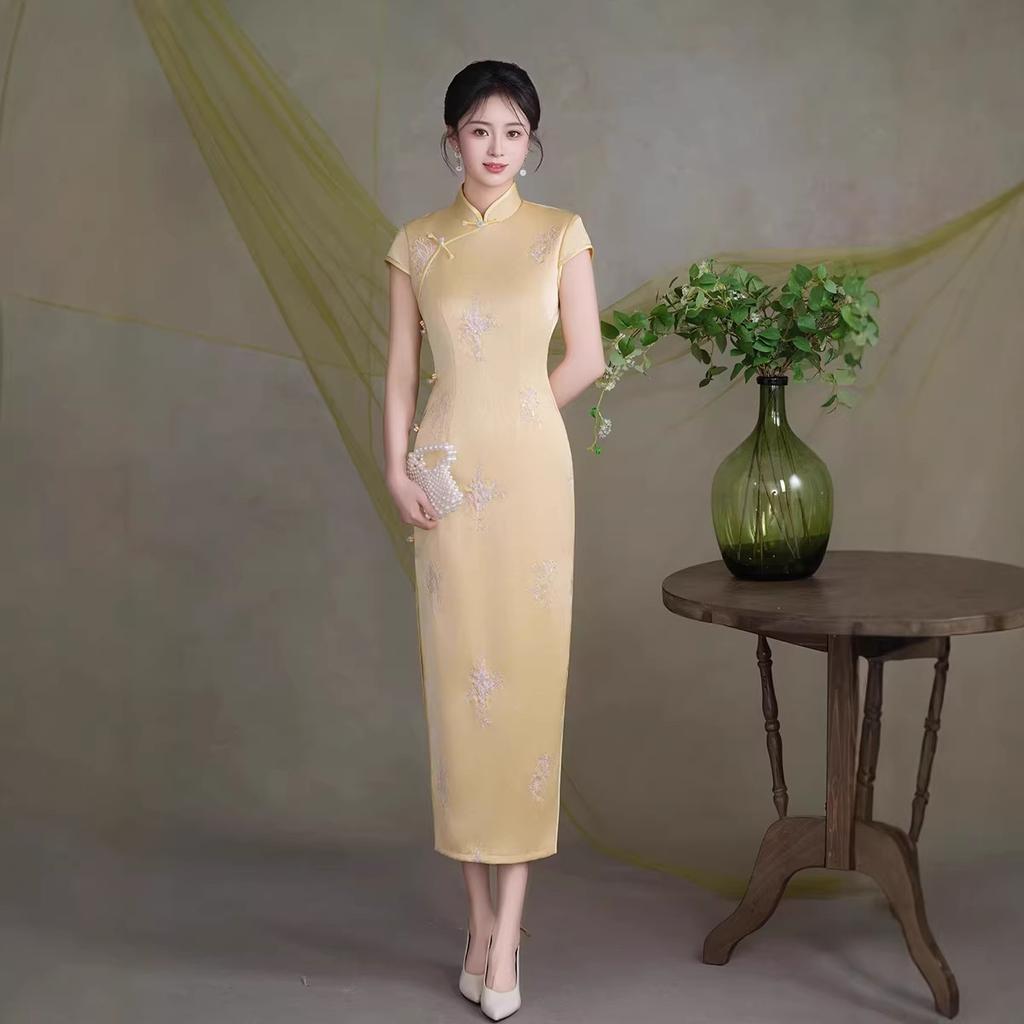 1011 summer new new Chinese fashion improved sleeveless long yellow cheongsam skirt sent for the test, young temperament looks thin