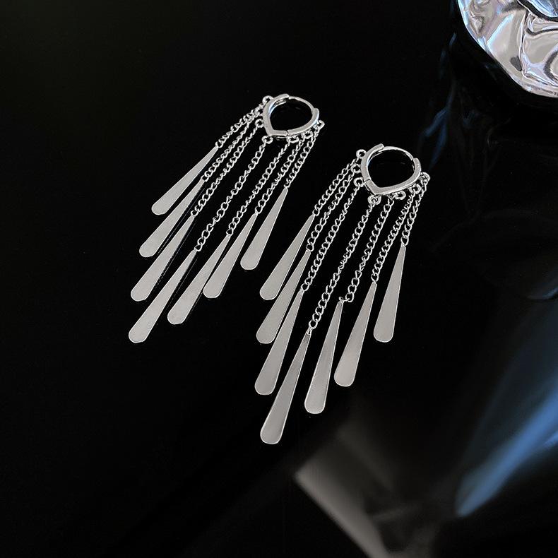 Cold wind exaggerated water drop long fringed earrings, high-end design showing face thin earrings earrings