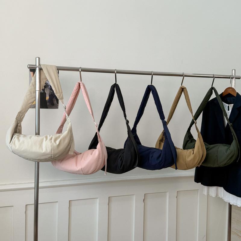 Canvas Duffle Bag For Women With Zipper Closure And Inner Pouch For Daily Use