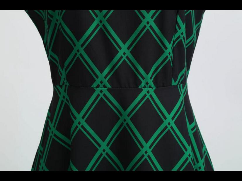 Кружевное платье-халат в стиле ретро без рукавов