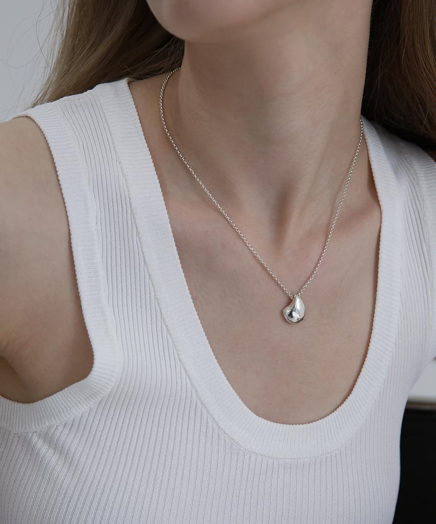 Reindeer Mute Necklace 05