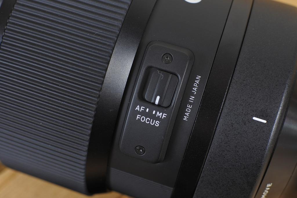 SIGMA 105mm F1.4 DG HSM Art Lens for Sony E-Mount w/Hood/Case/Caps/Box