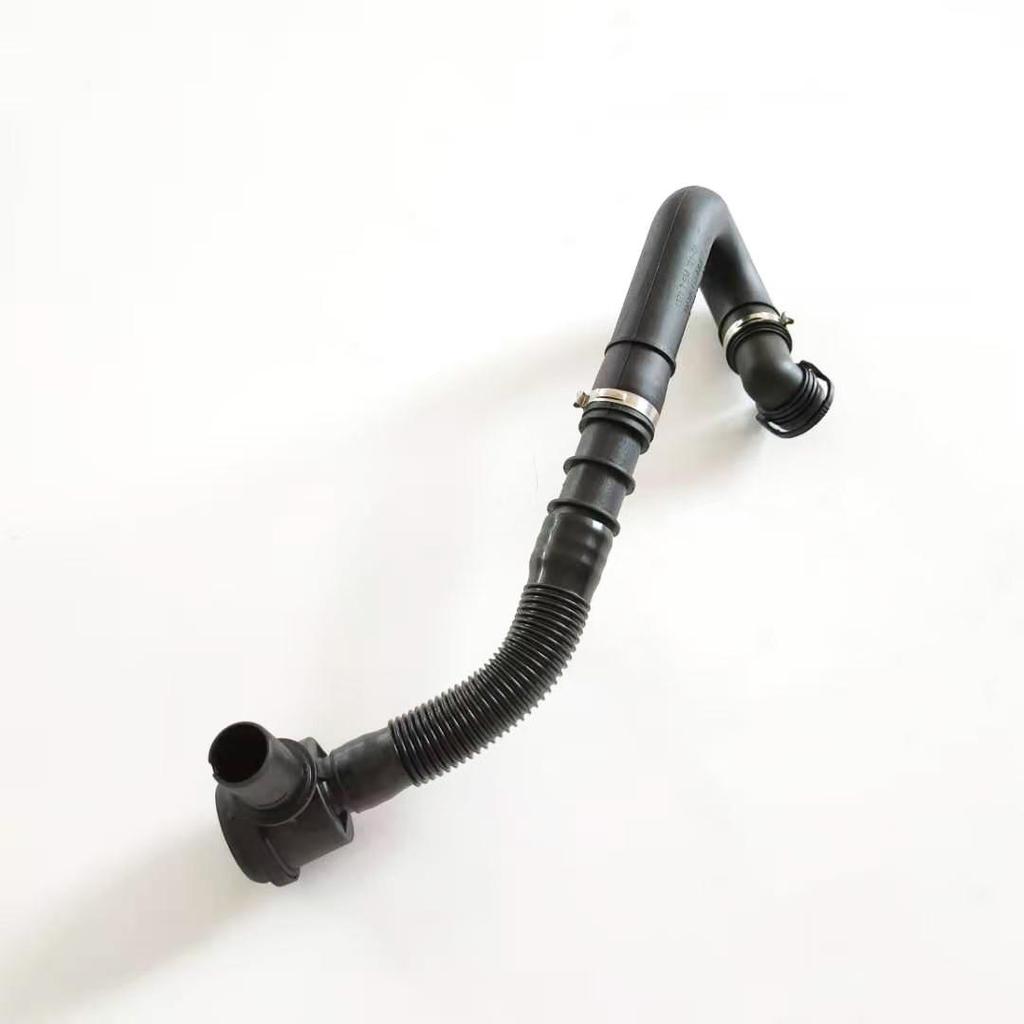 BMW E70/F01 Патрубок наддувочного клапана 13717594721