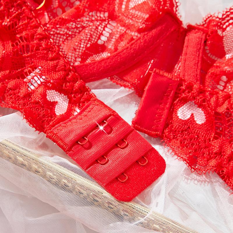 Ультратонкий вышитый бюстгальтер в форме красного сердца демонстрирует большую грудь, тонкий комплект, ярко-красное кружевное сексуальное нижнее белье