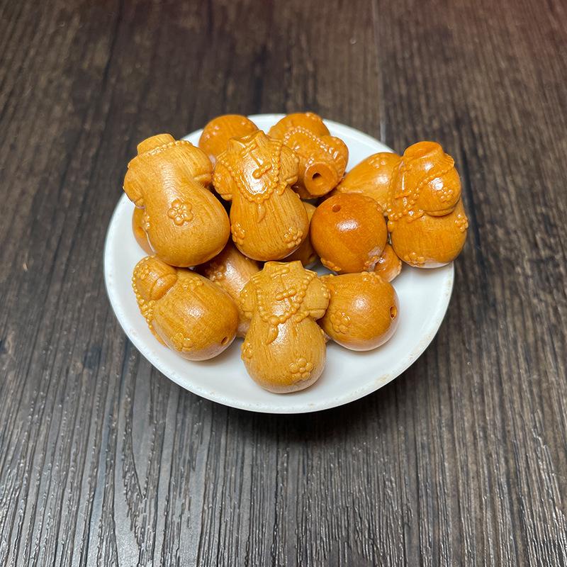 Xinshan Carved Sandalwood Beads and Phone Pendant Accessories