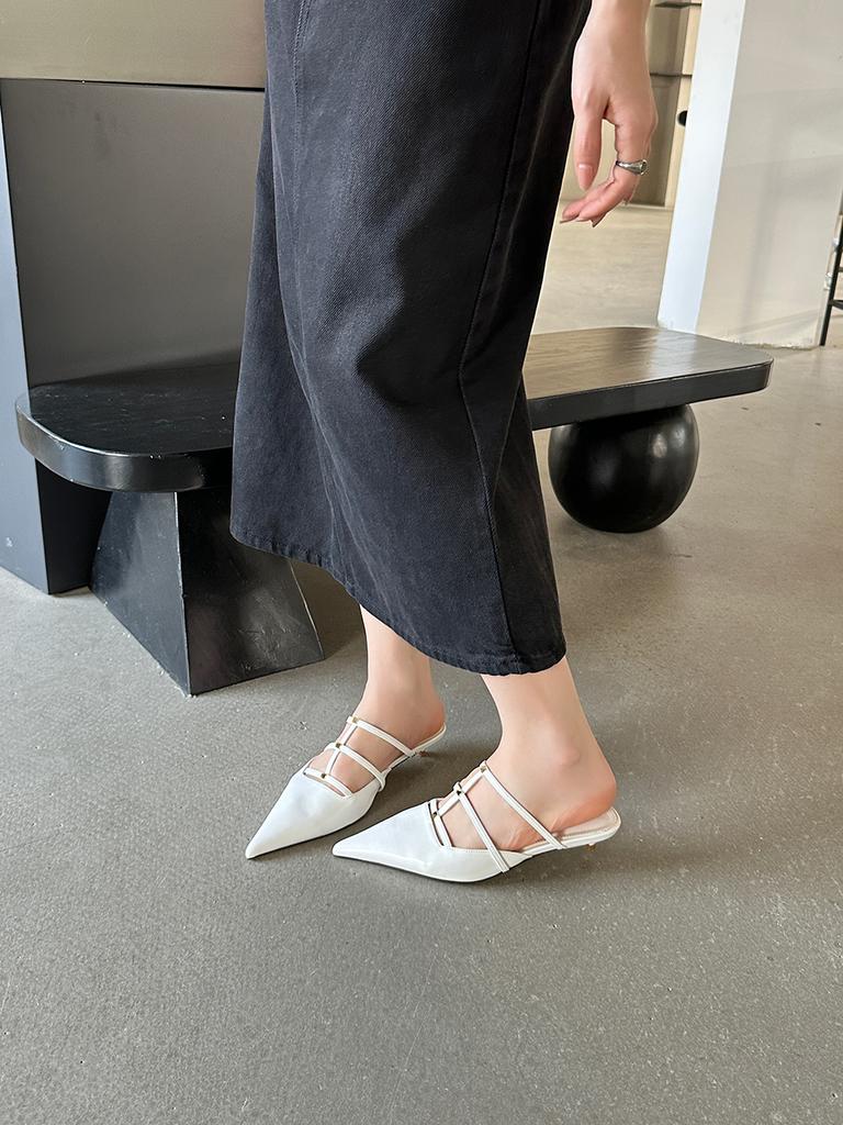 Мода Модные женские тапочки с острым носком Летние уличные туфли-мюли Тонкие туфли на среднем каблуке Черные, белые, серебристые, золотые сандалии Офисные туфли-лодочки