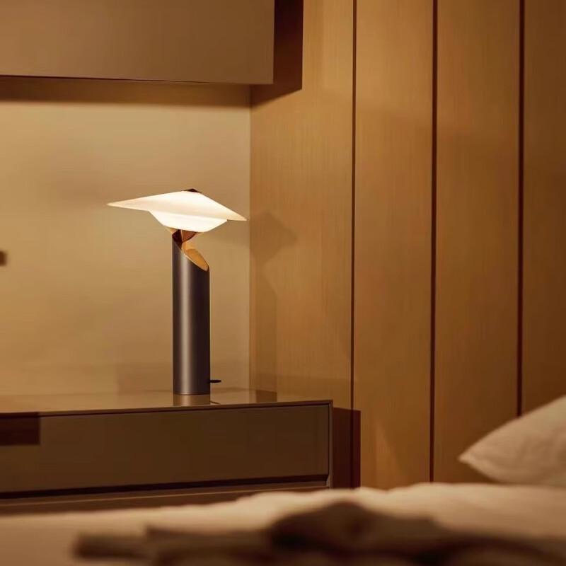 Oeny Hat Design Bedside Lamp