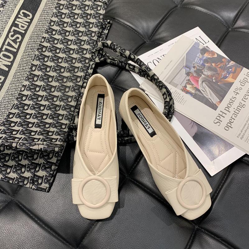 Single Shoes Women's 2025 New Beef Tendon Spring and Summer Shallow Mouth Wide Foot Flat Bottom Laden Shoes Square Head Soft Sole Shoes