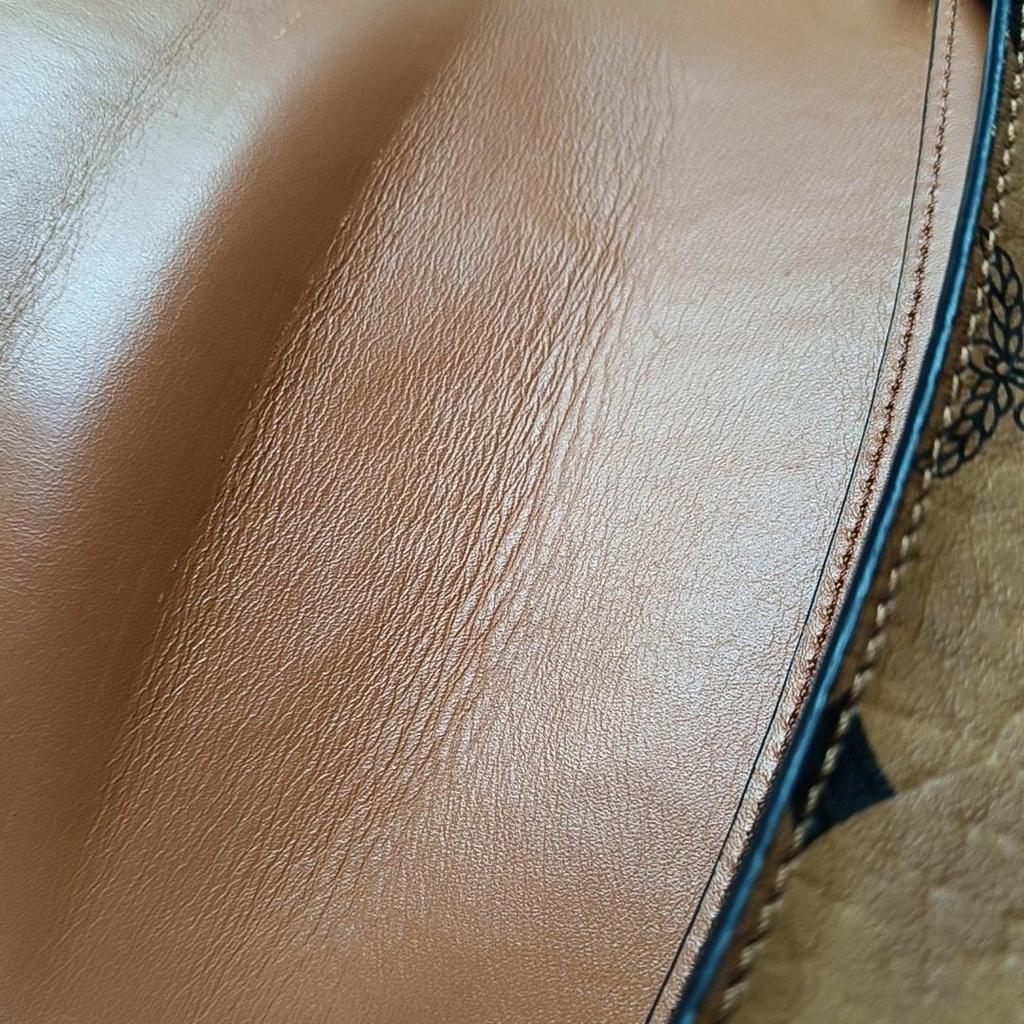[Pre-Owned] Patricia Visetos Letter Logo Leather Saddle Bag - Very Good #KRTW1D