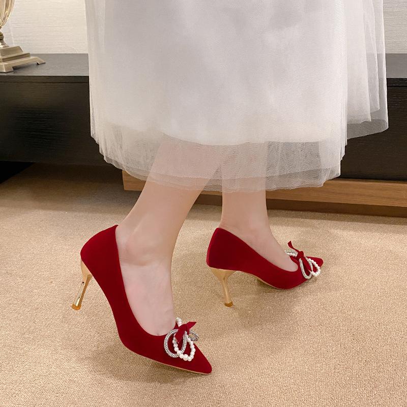 Модные женские туфли на высоком каблуке с бисером и стразами, красная замша, свадебные туфли-лодочки, туфли с бантом, темпераментные, на тонком каблуке, осенние, одинарные
